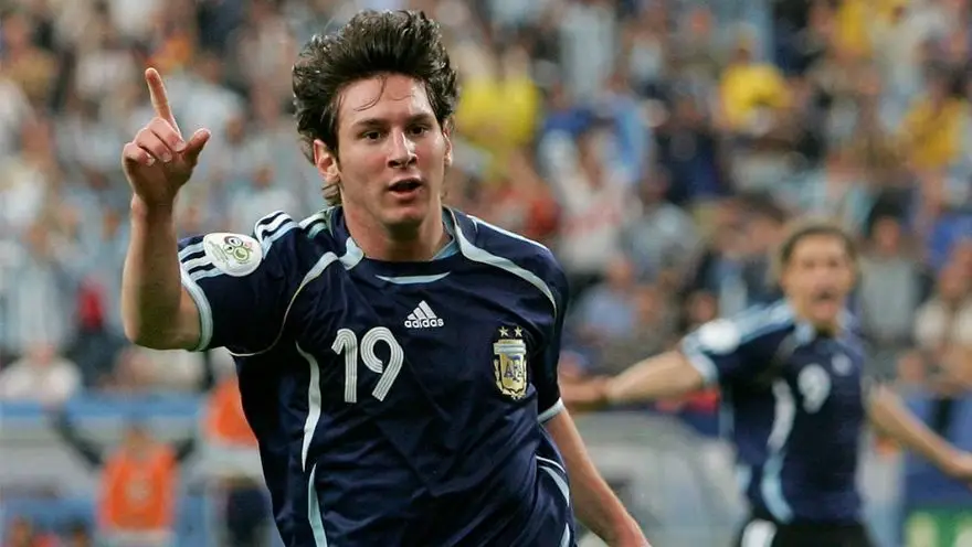 La primera edición es de manera limitada, y está relacionada con el Mundial de Alemania 2006.