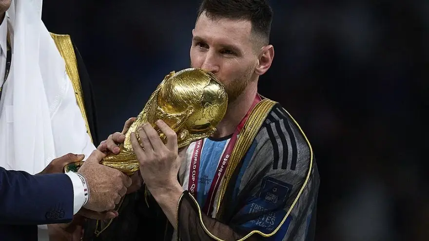 Desde que levantó la Copa en Qatar, Lionel Messi no deja de sonreír