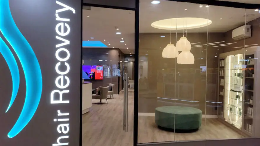 Hair Recovery ofrece dos modelos de franquicia: una para la venta de productos y otra para la realización de tratamientos quirúrgicos
