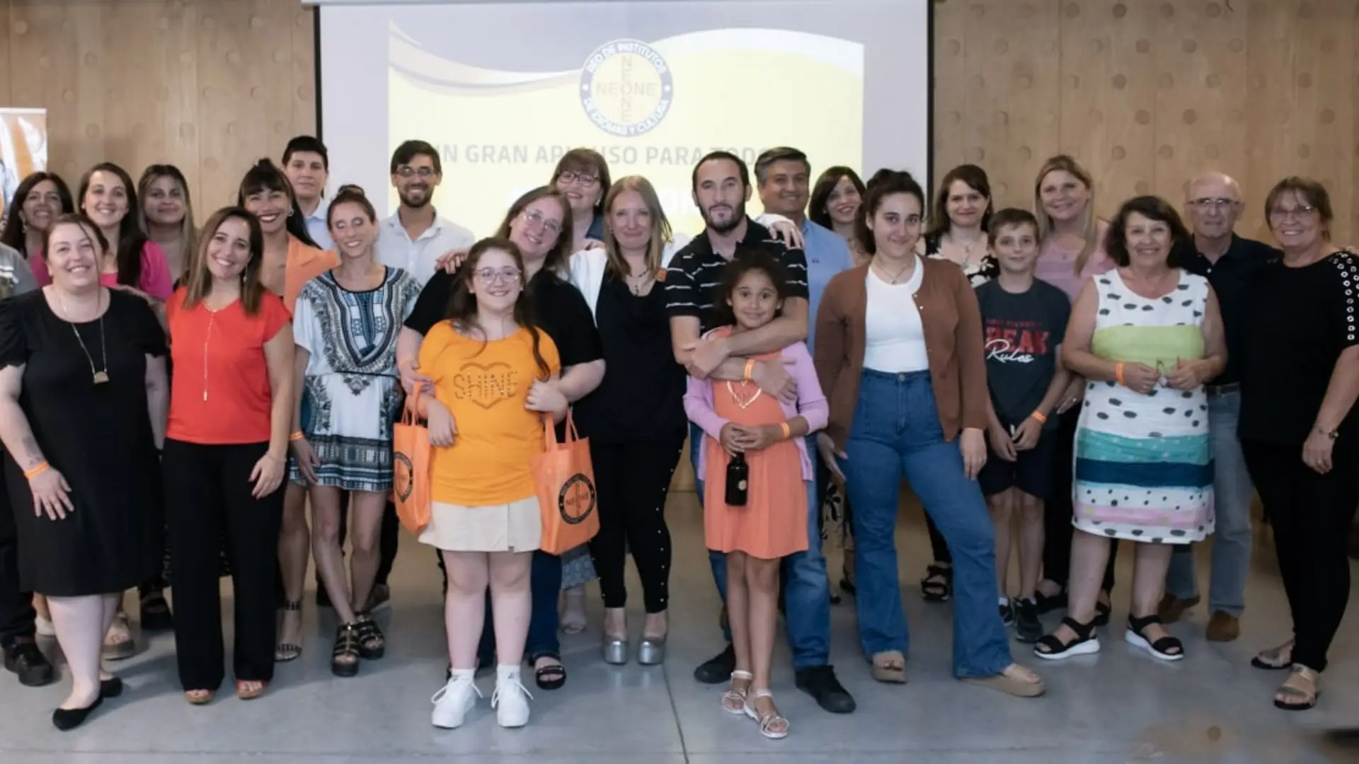 El Instituto NEONE ofrece tres proyectos de franquicia: Neone Full; Neone OnLine; y Neone Emprende