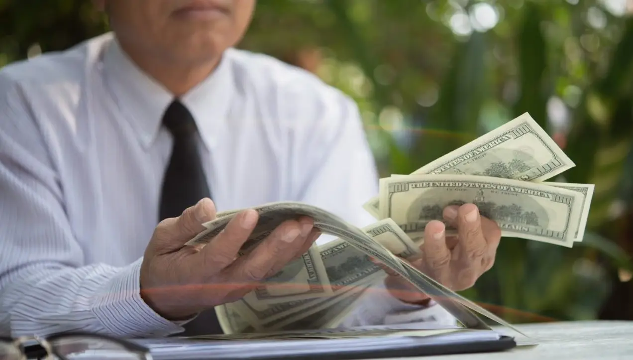 El dólar blue se disparó a 546 pesos y ya impactó en precios