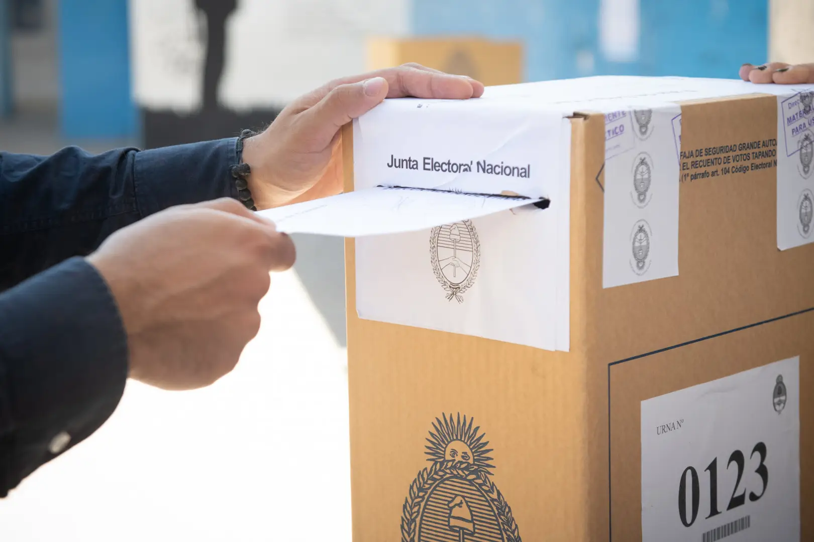 Durante eventos clave, como las elecciones en Argentina, el dólar cripto ha demostrado ser un indicador sensible a las expectativas y reacciones del público inversor.