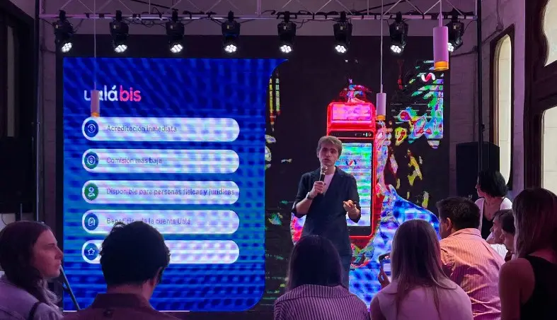 Pierpaolo Barbieri en la presentación de la tarjeta de crédito de Ualá