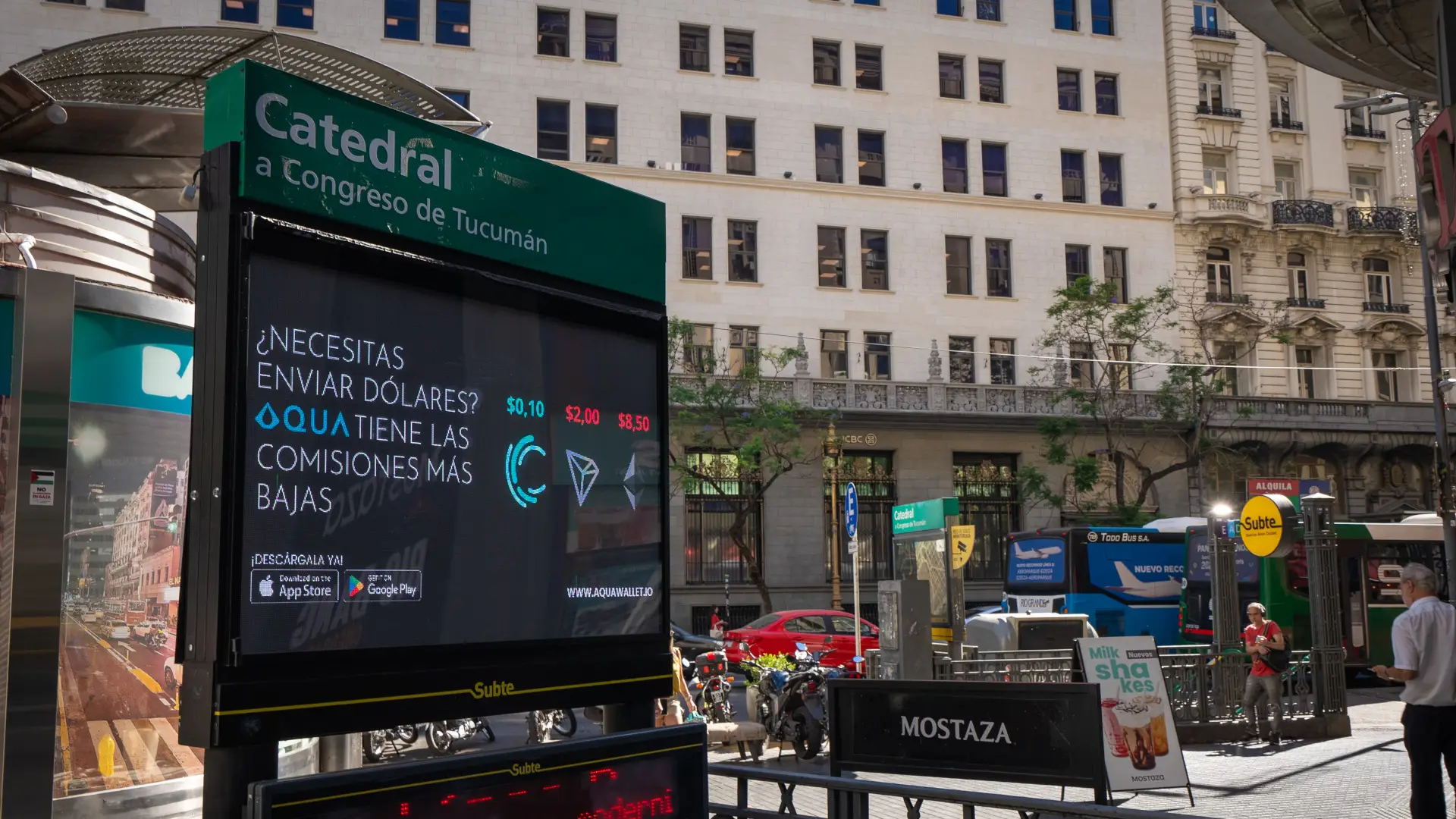 Aqua ya comenzó con la publicidad en vía pública en la Ciudad de Buenos Aires