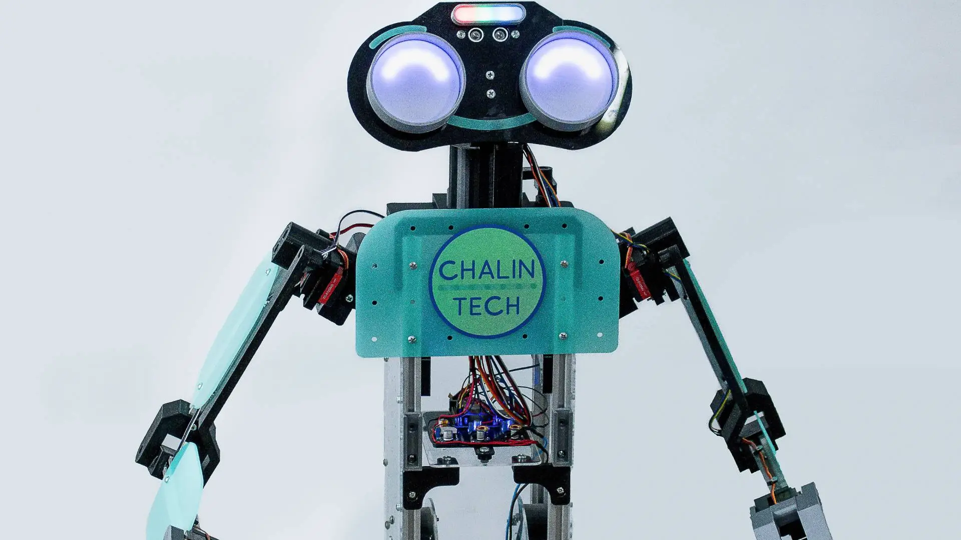 Papert, el robot diseñado por Chalin Tech para