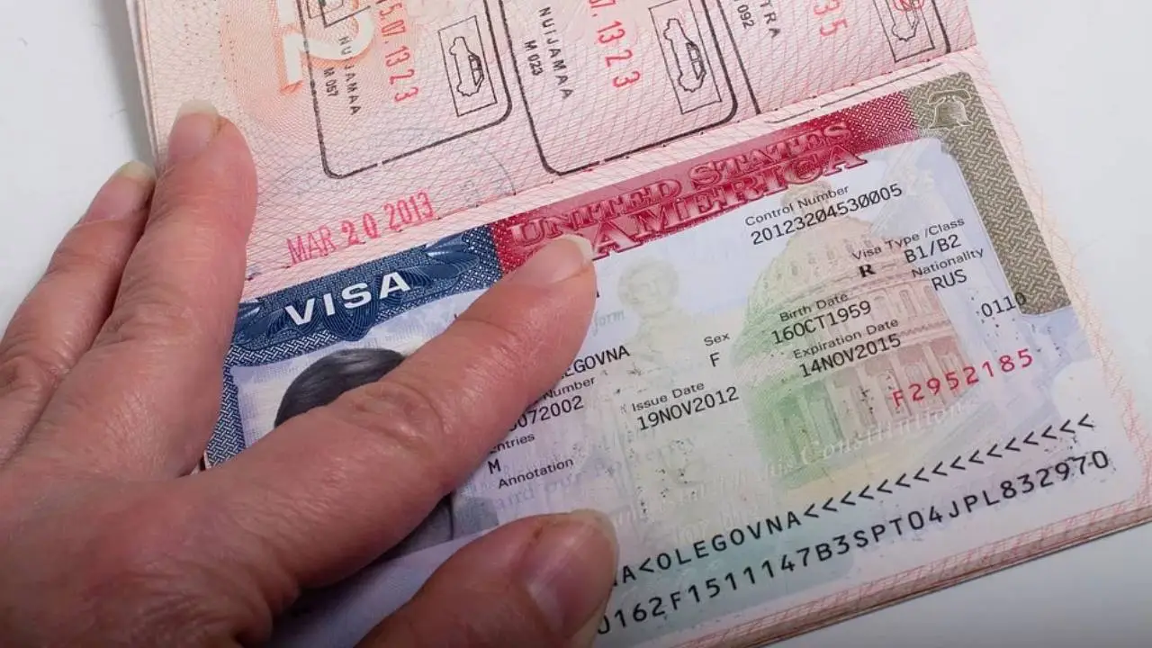 EEUU podría negarle el ingreso a los argentinos que cuenten con la visa 'burroughs'