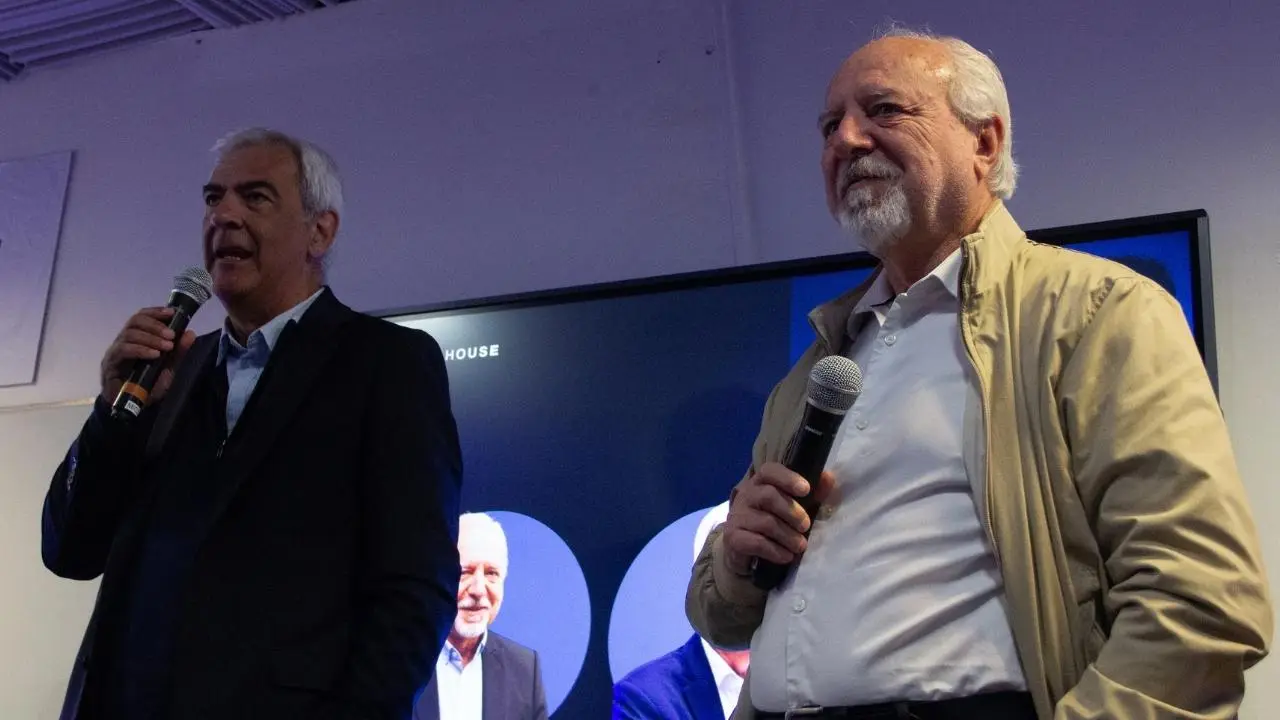 Luis Galeazzi y Sebastián Mocorrea, de Argencon, durante la presentación de IA Argentina
