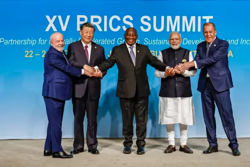Los países del grupo Brics incursionarán en criptomonedas para la desdolarización