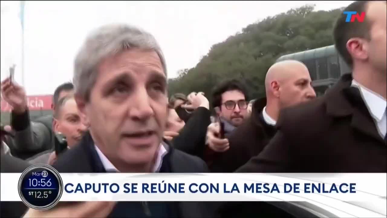 Caputo quiere recuperar la confianza de empresarios y les hizo dos promesas clave sobre el dólar